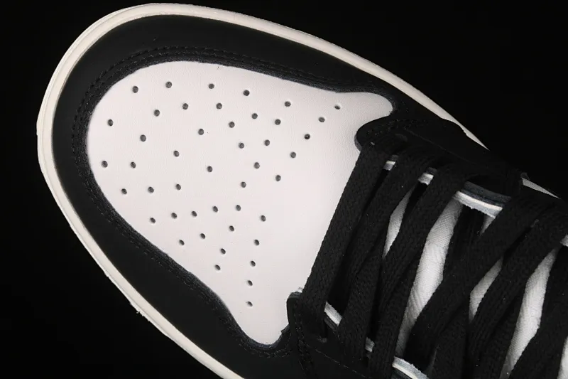 All categories Air Jordan Jordan series basketball shoes Air Jordan 1 High Z version Dr x Air Jordan 1 High AJ1 Joe 1 Dior joint black and white high top CN8607-001